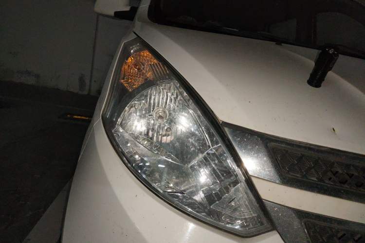 Used Wuling Rongguang V 2018 1.5L Standard Version Right Front Headlight