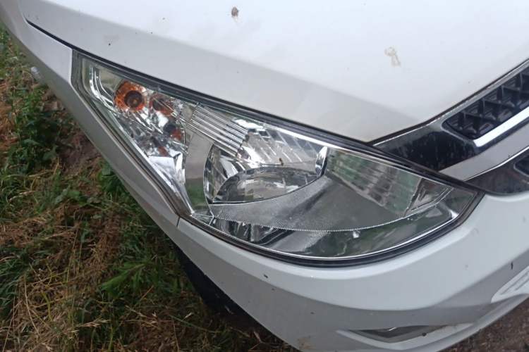 Used Wuling Rongguang V 2018 1.5L Standard Version Right Front Headlight