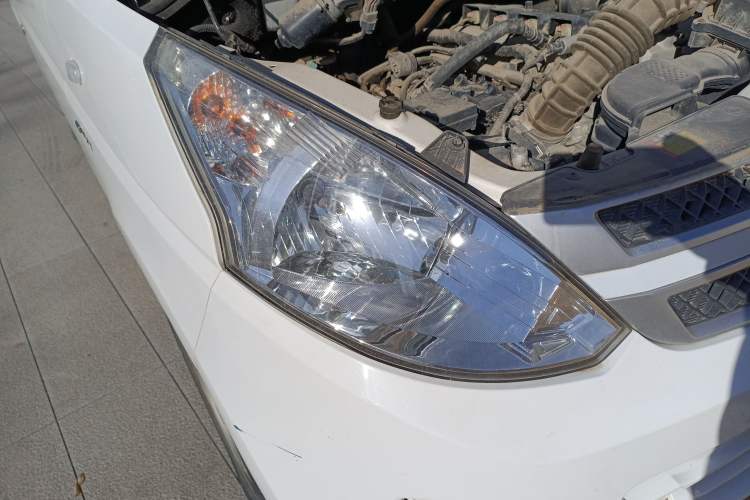 Used Wuling Rongguang V 2018 1.5L Practical Version Right Front Headlight