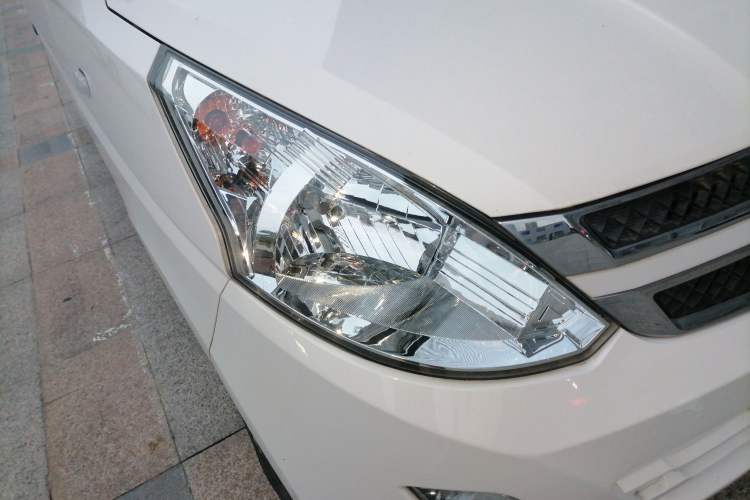 Used Wuling Rongguang V 2018 1.2L Standard Model Right Front Headlight