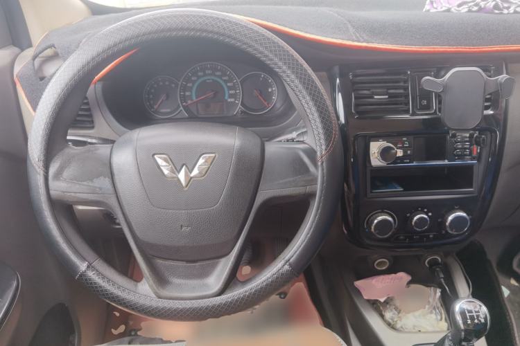 Used Wuling Rongguang V 2018 1.5L Standard Version Steering Wheel