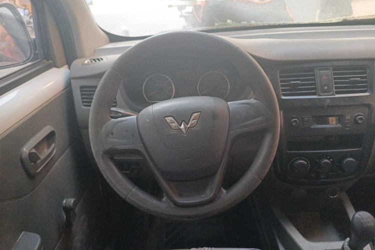 Used Wuling Rongguang V 2018 1.5L Practical Version Steering Wheel