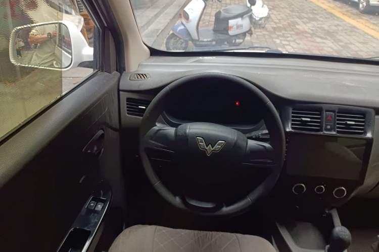 Used Wuling Rongguang V 2018 1.5L Standard Version Steering Wheel