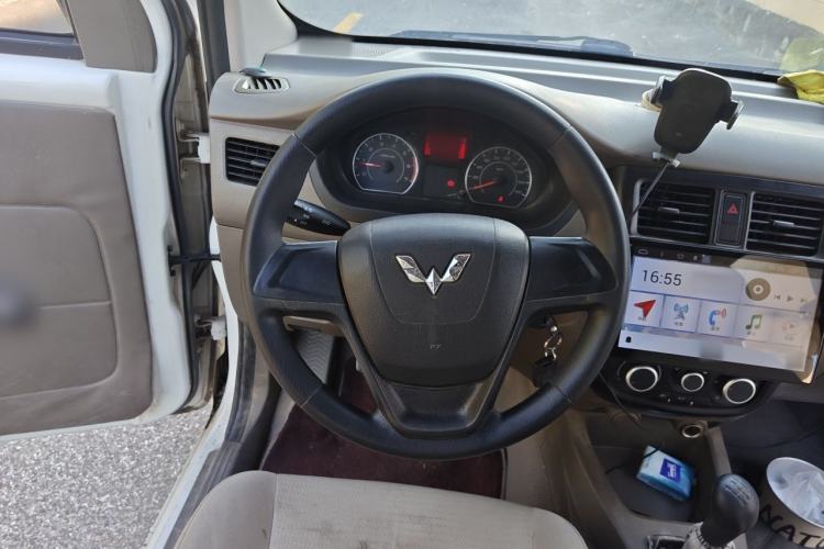 Used Wuling Rongguang V 2018 1.5L Practical Version Steering Wheel