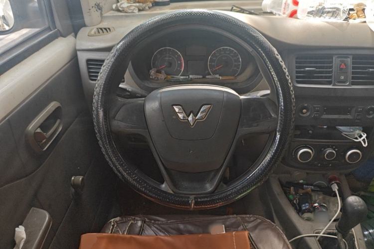 Used Wuling Rongguang V 2018 1.5L Practical Version Steering Wheel