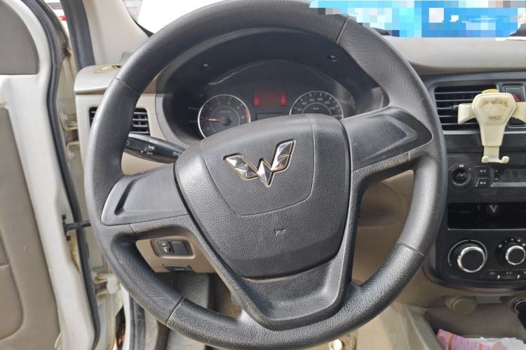 Used Wuling Rongguang V 2018 1.5L Practical Version Steering Wheel