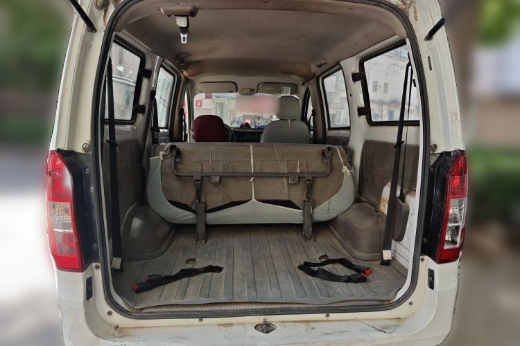 Used Wuling Rongguang V 2018 1.5L Practical Version Trunk