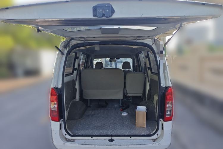 Used Wuling Rongguang V 2018 1.5L Practical Version Trunk