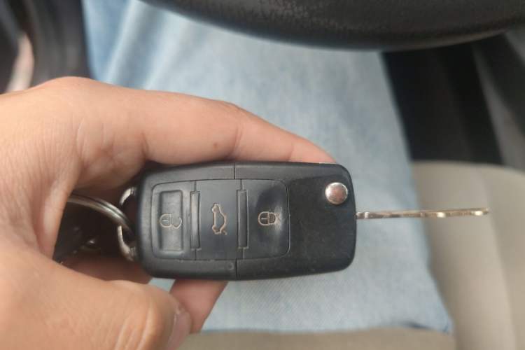 Used Wuling Rongguang V 2018 1.5L Standard Version Vehicle Key