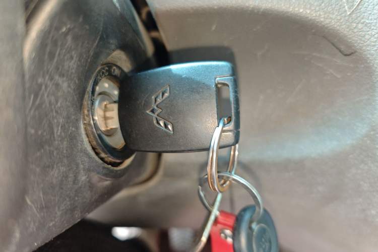 Used Wuling Rongguang V 2018 1.2L Practical Model Vehicle Key