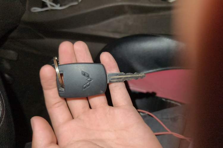 Used Wuling Rongguang V 2018 1.5L Practical Version Vehicle Key