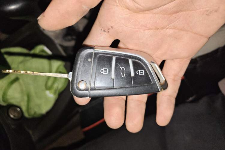 Used Wuling Rongguang V 2018 1.5L Standard Version Vehicle Key