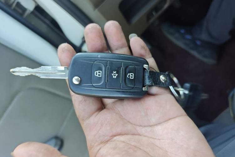 Used Wuling Rongguang V 2018 1.5L Practical Version Vehicle Key