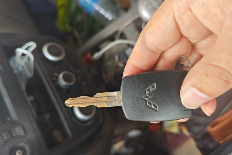 Used Wuling Rongguang V 2018 1.5L Practical Version Vehicle Key