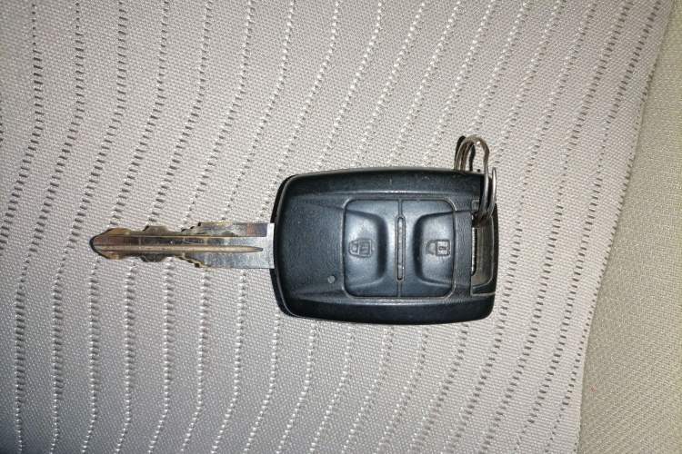 Used Wuling Rongguang V 2018 1.2L Standard Model Vehicle Key
