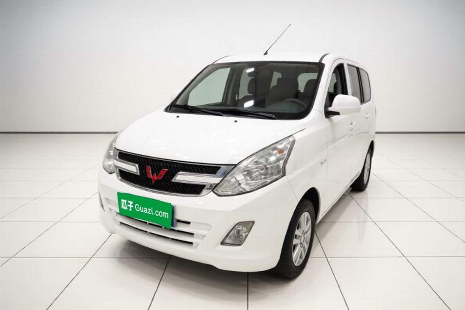 Фото Wuling с площадки