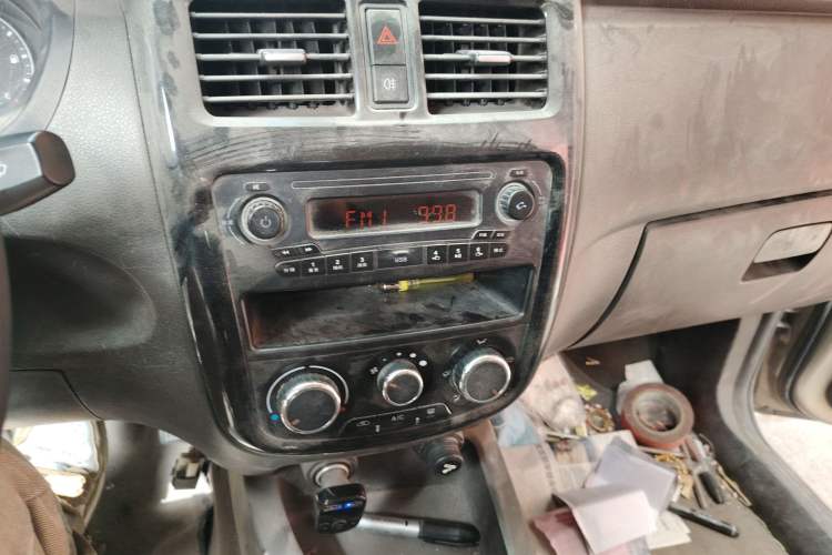 Used Wuling Rongguang V 2018 1.5L Standard Version Audio And AC Panel