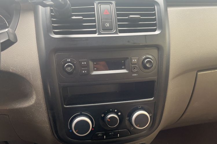 Used Wuling Rongguang V 2018 1.5L Practical Version Audio And AC Panel