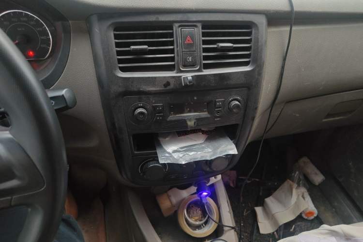 Used Wuling Rongguang V 2018 1.5L Practical Version Audio And AC Panel