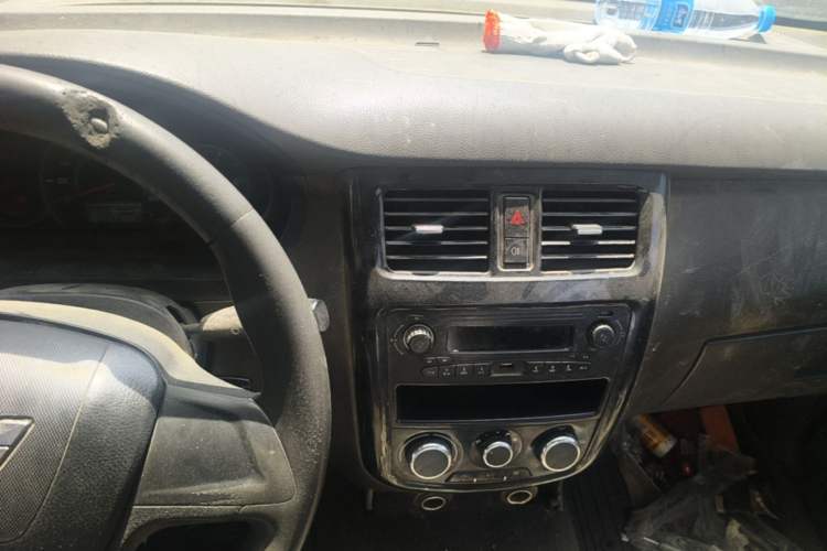 Used Wuling Rongguang V 2018 1.5L Practical Version Audio And AC Panel