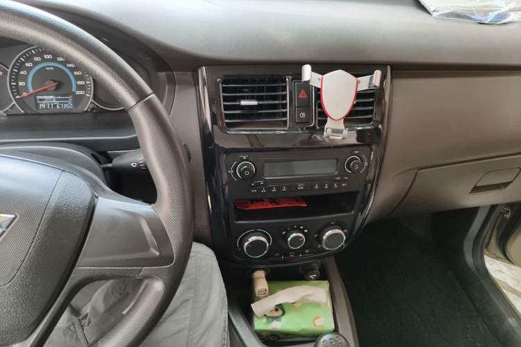 Used Wuling Rongguang V 2018 1.5L Standard Version Audio And AC Panel