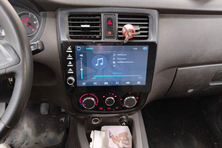 Used Wuling Rongguang V 2018 1.5L Standard Version Audio And AC Panel