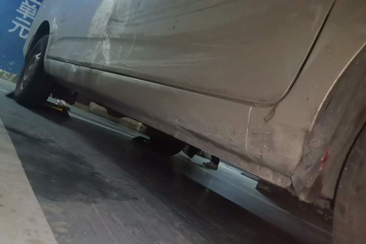 Used Wuling Rongguang V 2018 1.2L Practical Model Chassis Front Right