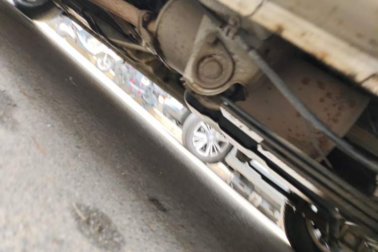 Used Wuling Rongguang V 2018 1.5L Standard Version Chassis Rear Left