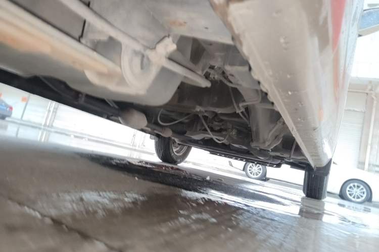 Used Wuling Rongguang V 2018 1.2L Standard Model Chassis Rear Right