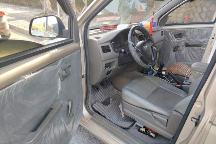 Used Wuling Rongguang V 2018 1.5L Standard Version Driver Seat