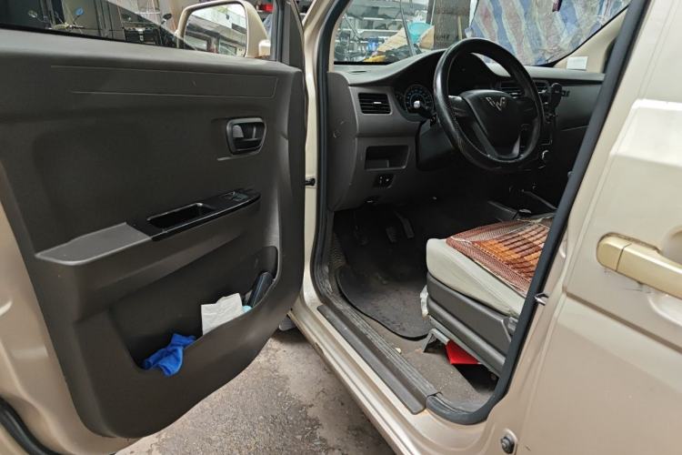 Used Wuling Rongguang V 2018 1.5L Standard Version Driver Seat
