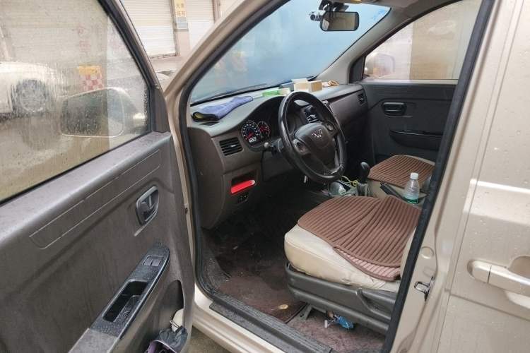 Used Wuling Rongguang V 2018 1.2L Standard Model Driver Seat