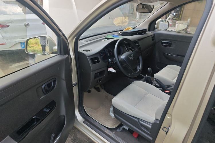 Used Wuling Rongguang V 2018 1.5L Standard Version Driver Seat