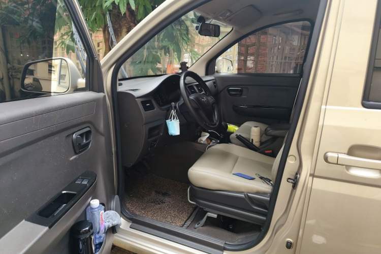 Used Wuling Rongguang V 2018 1.5L Standard Version Driver Seat