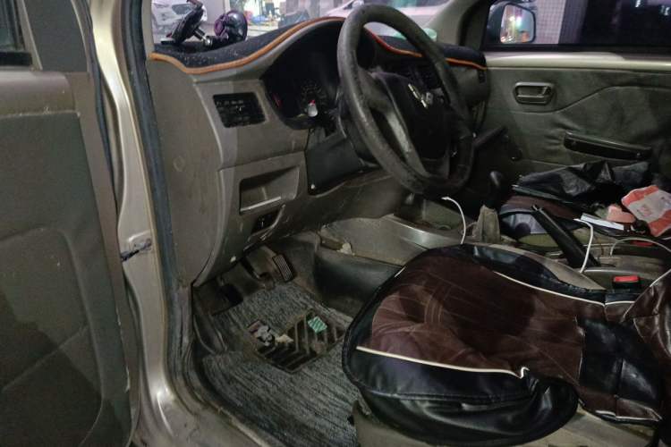 Used Wuling Rongguang V 2018 1.5L Practical Version Driver Seat