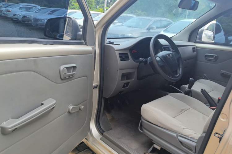 Used Wuling Rongguang V 2018 1.5L Practical Version Driver Seat