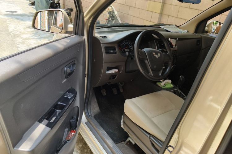 Used Wuling Rongguang V 2018 1.5L Standard Version Driver Seat