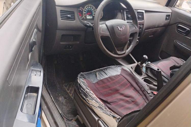 Used Wuling Rongguang V 2018 1.5L Standard Version Driver Seat