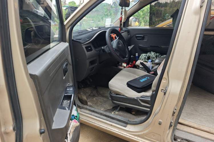 Used Wuling Rongguang V 2018 1.5L Standard Version Driver Seat
