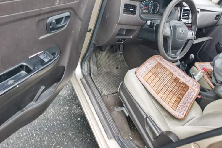 Used Wuling Rongguang V 2018 1.5L Standard Version Driver Seat