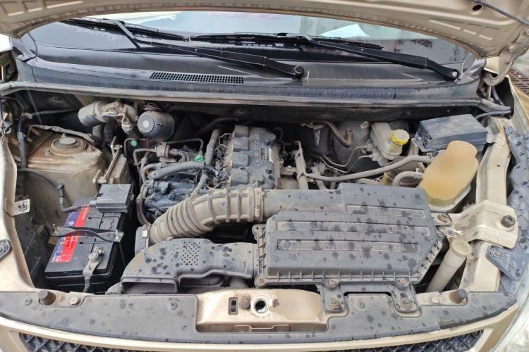 Used Wuling Rongguang V 2018 1.5L Practical Version Engine Bay