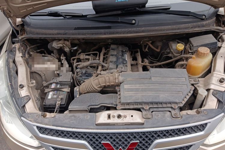 Used Wuling Rongguang V 2018 1.5L Standard Version Engine Bay