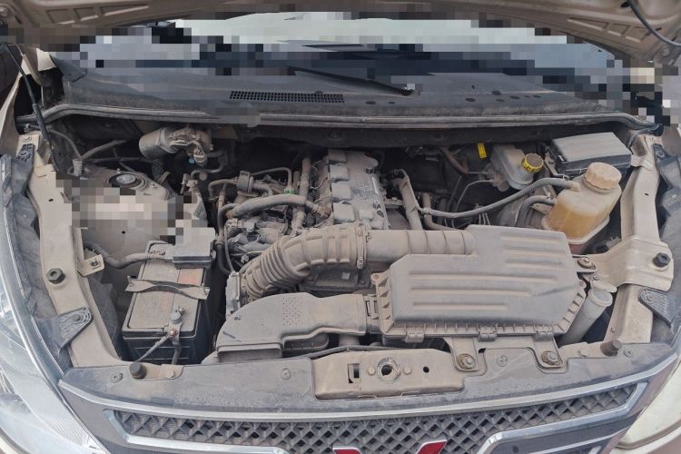 Used Wuling Rongguang V 2018 1.5L Practical Version Engine Bay