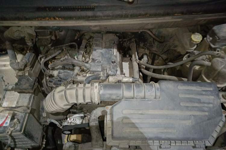 Used Wuling Rongguang V 2018 1.5L Practical Version Engine Bay