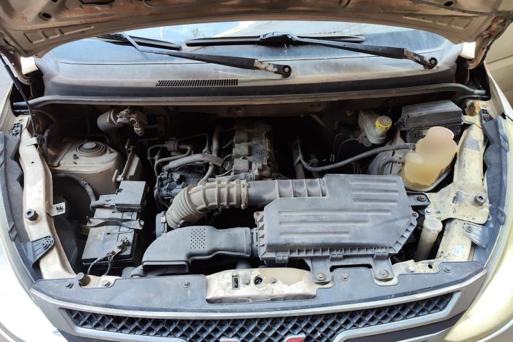 Used Wuling Rongguang V 2018 1.5L Standard Version Engine Bay