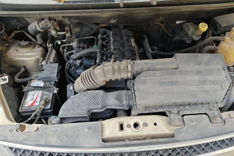 Used Wuling Rongguang V 2018 1.5L Standard Version Engine Bay