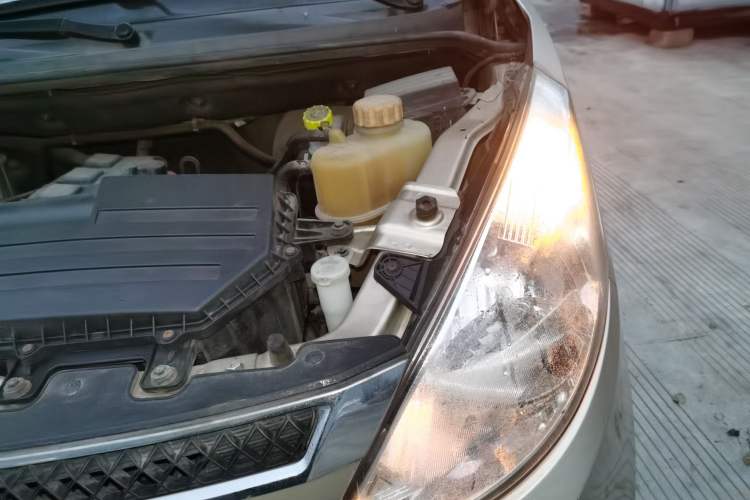 Used Wuling Rongguang V 2018 1.5L Standard Version Engine Bay Left