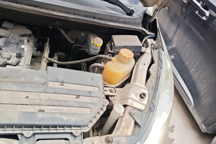 Used Wuling Rongguang V 2018 1.5L Standard Version Engine Bay Left