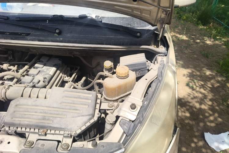 Used Wuling Rongguang V 2018 1.5L Practical Version Engine Bay Left