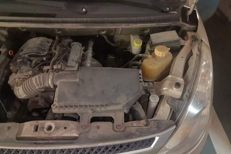 Used Wuling Rongguang V 2018 1.2L Practical Model Engine Bay Left